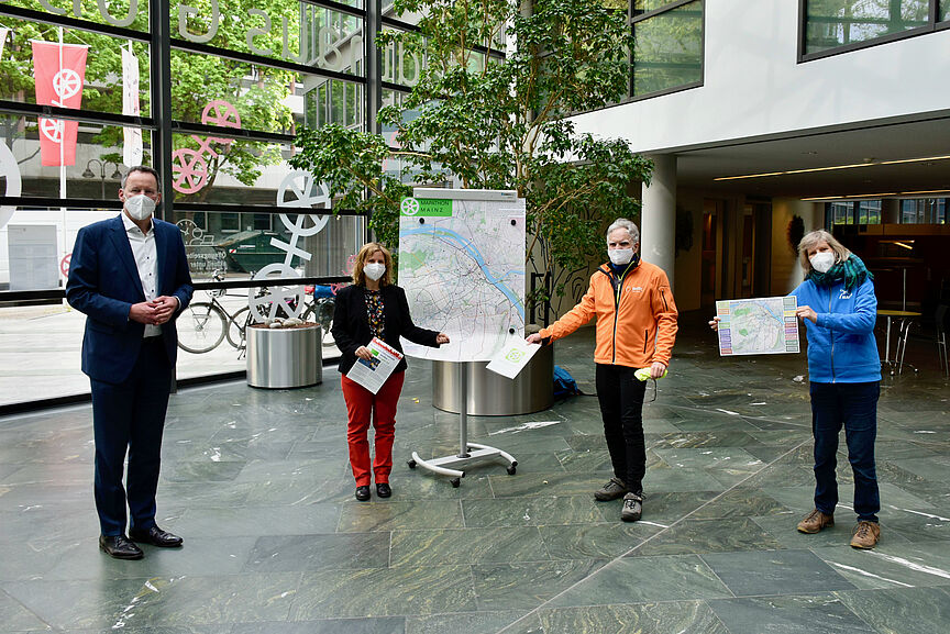 Übergabe der Mapathon-Ergebnisse an die Stadt Mainz Bild von Übergabe der Ergebnisse des Marathons an die Stadt Mainz