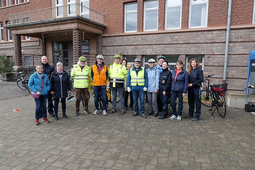 2025-10-22_FASI_BadKreuznach.jpg Teilnehmer des Fahrsicherheitstraining für Pedelecs in Bad Kreuznach.