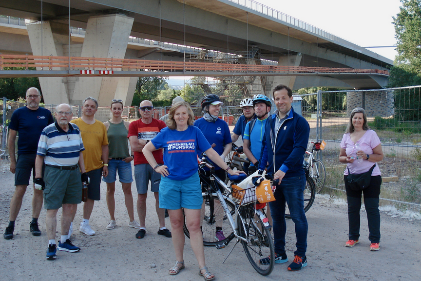 Start_Stadtradeln-Mainz_2023.png Auftakt-Tour zum Stadradeln Mainz 2023 mit Amelie Döres (Mitte) und OB Nino Haase (2.v.r.)