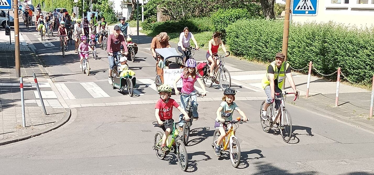 Kidical Mass Landau Mai 2022 Kinder nehmen bei der Kiddical Mass in Landau teil